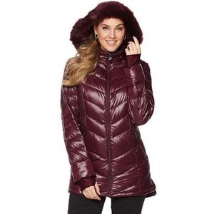 Curations Caravan, Packable Down Jacket, Fur Lined Hood in Pinot, Women’s Small